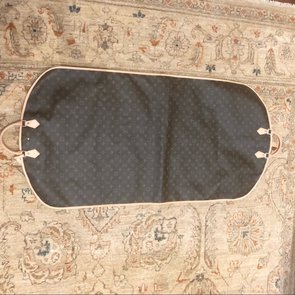 Louis Vuitton Garment Cover - Picture 7 of 8